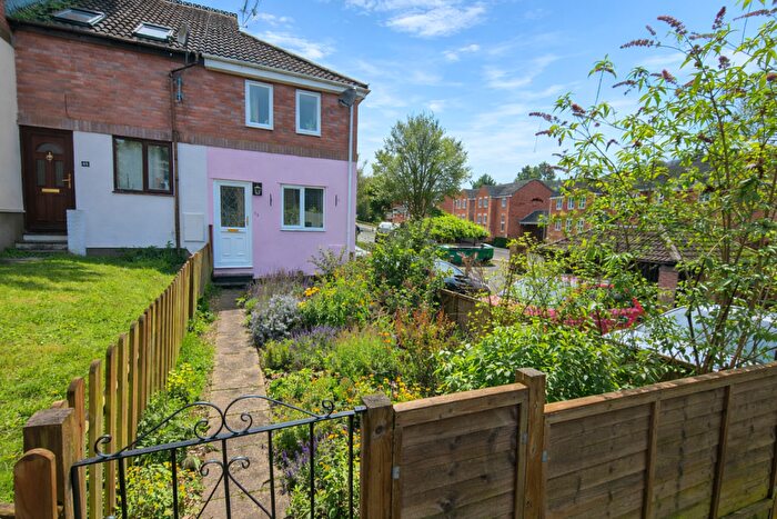 2 Bedroom End Of Terrace House For Sale In Kinnerton Way, Exwick, Exeter, EX4