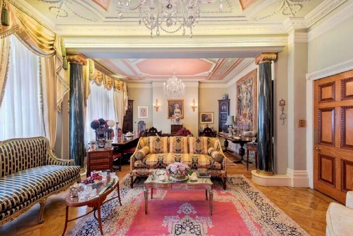 3 Bedroom Flat For Sale In Sloane Street, Knightsbridge, London, SW1X