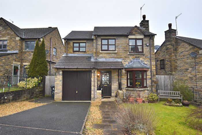 3 Bedroom Detached House For Sale In Randal Crescent, Whaley Bridge, High Peak, SK23