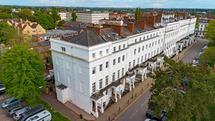 1 Bedroom Flat For Sale In Clarendon Square, Leamington Spa, CV32