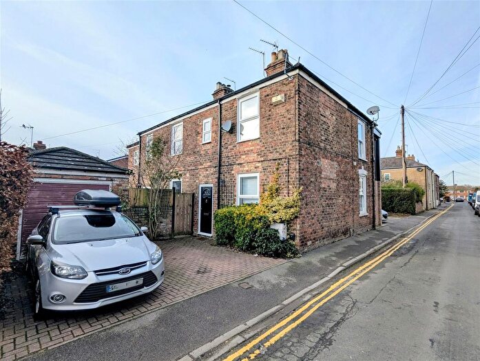 3 Bedroom Property To Rent In Norwood Grove, Beverley, HU17