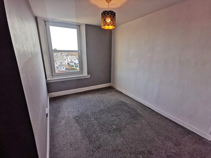 3 Bedroom Flat To Rent In Court Street, Stobswell, Dundee, DD3