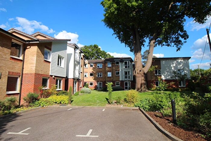 1 Bedroom Flat For Sale In Millfield Court, Ifield, RH11