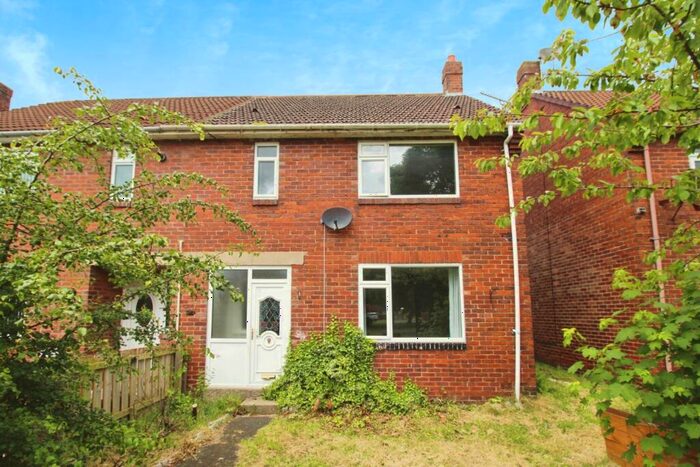3 Bedroom Semi-Detached House For Sale In Lintz Terrace, Burnopfield, Newcastle Upon Tyne, Durham, NE16