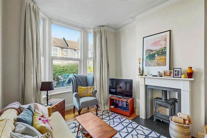 2 Bedroom Flat To Rent In Mount Pleasant Road, London, SE13