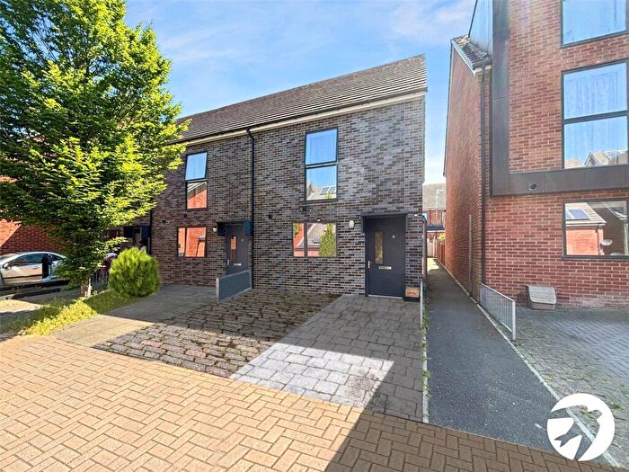 3 Bedroom End Of Terrace House To Rent In Butler Drive, Erith, DA8