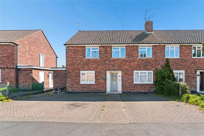 2 Bedroom Maisonette For Sale In Waycross Road, Upminster, RM14