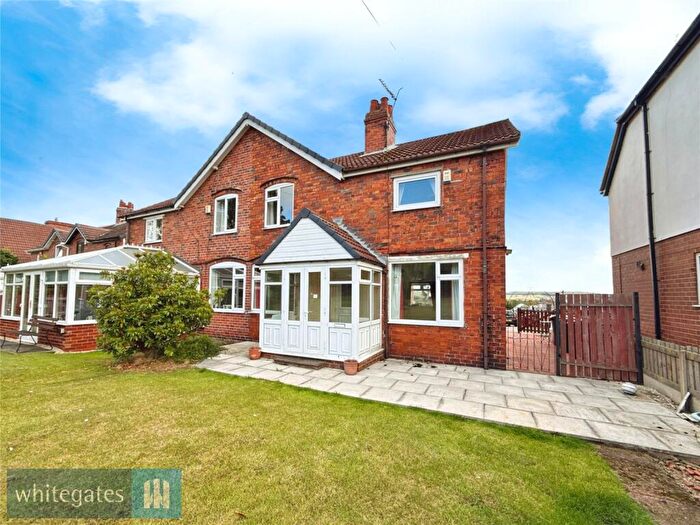 3 Bedroom Semi-Detached House For Sale In Pontefract Road, Cudworth, S72