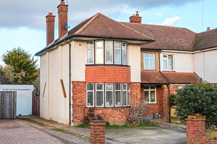 3 Bedroom Semi Detached House For Sale In Hambro Hill, Rayleigh, SS6