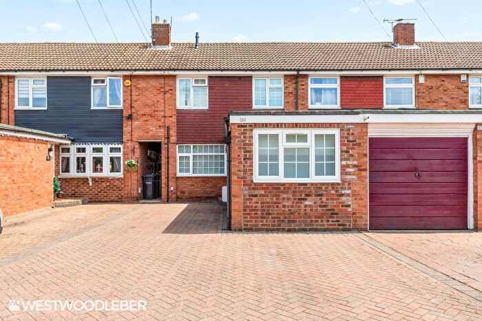 3 Bedroom Semi-Detached House To Rent In Cheshunt, Waltham Cross, EN8