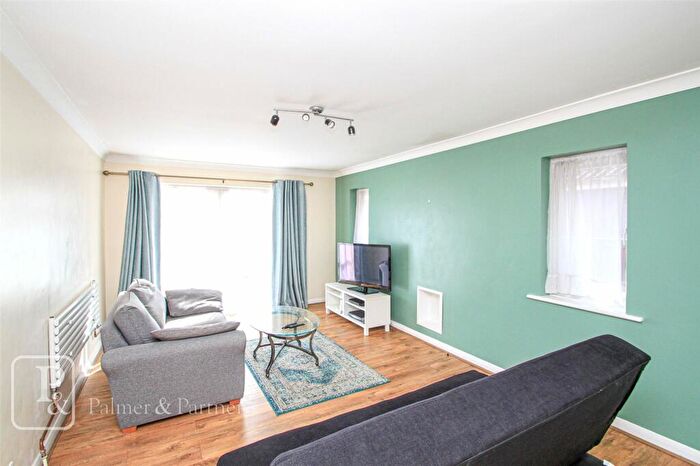 2 Bedroom Bungalow For Sale In Dupont Close, Clacton-on-Sea, Essex, CO16
