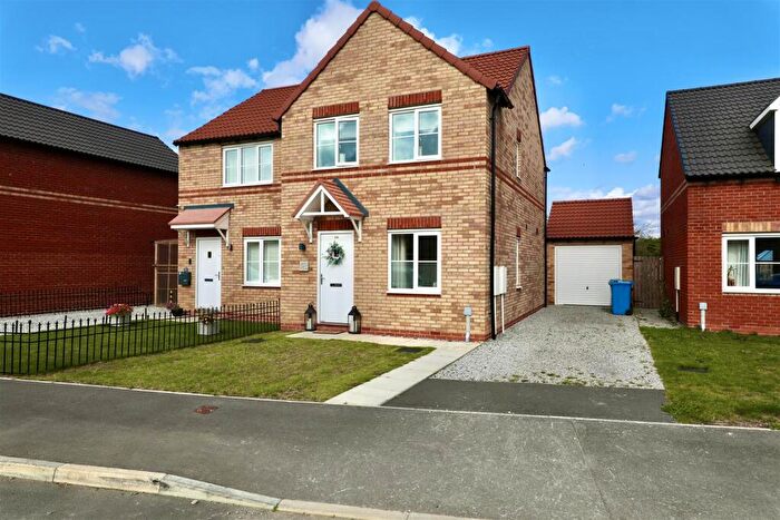 3 Bedroom Semi-Detached House For Sale In Sir Leo Schultz Road, Hull, HU6