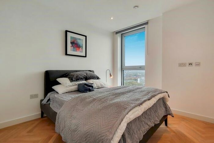 2 Bedroom Flat To Rent In Southwark Bridge Road, London, SE1