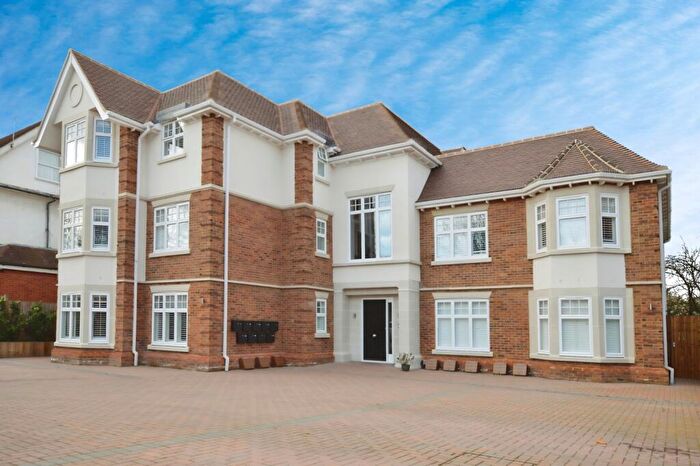 2 Bedroom Flat To Rent In Park Avenue Bromley, BR1