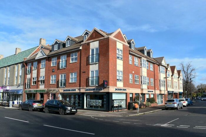 1 Bedroom Apartment To Rent In St Martins Court, Queens Road, Weybridge, KT13