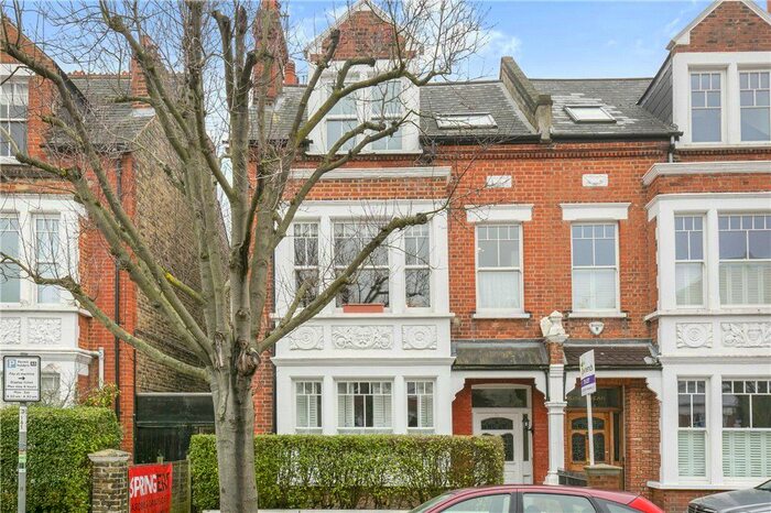 2 Bedroom Flat To Rent In Clarendon Drive, Putney, SW15