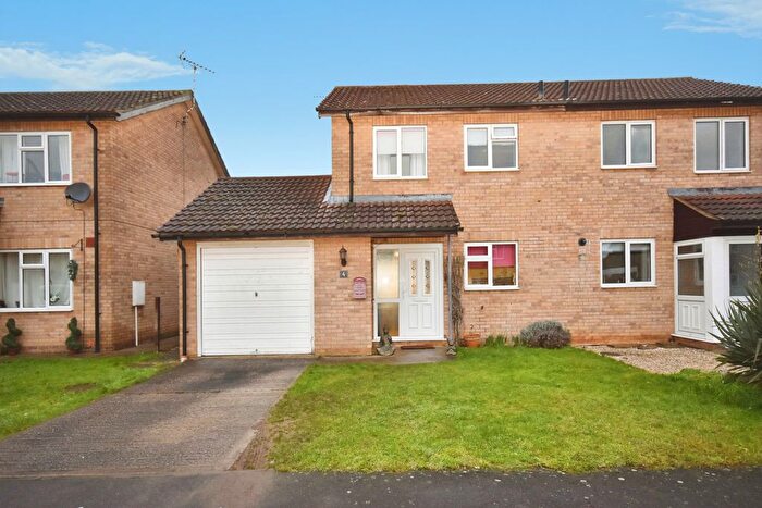 3 Bedroom Semi-Detached House To Rent In Bridle Close, Sleaford, NG34