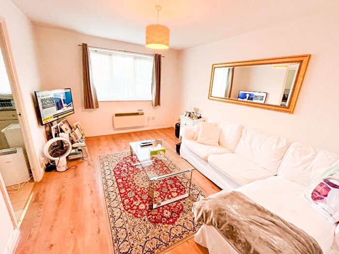 1 Bedroom Flat For Sale In Somerton Road, Cricklewood, London, NW2