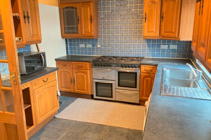 1 Bedroom Flat To Rent In Very Near Devonshire Road Area, Southall Off Lady Margaret Road, UB1