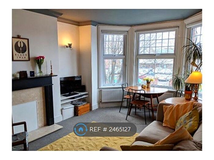 2 Bedroom Flat To Rent In Hanover Park, London, SE15