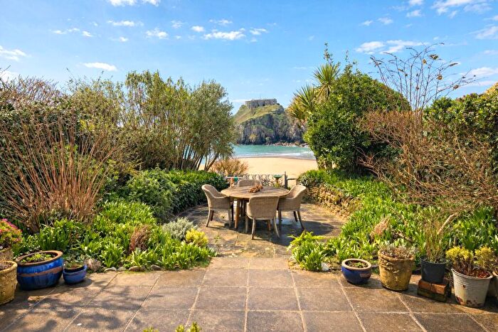 2 Bedroom Flat For Sale In St. Julians Terrace, Tenby, Pembrokeshire, SA70