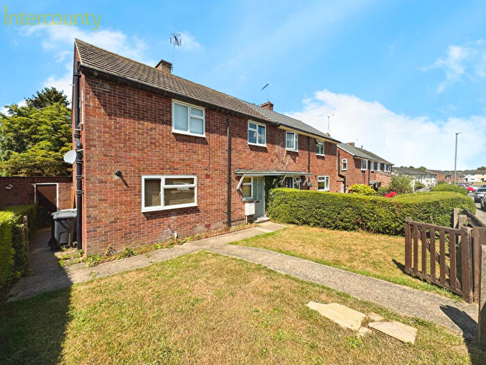 3 Bedroom Semi-Detached House To Rent In Brooke Avenue, Saffron Walden, Essex, CB10