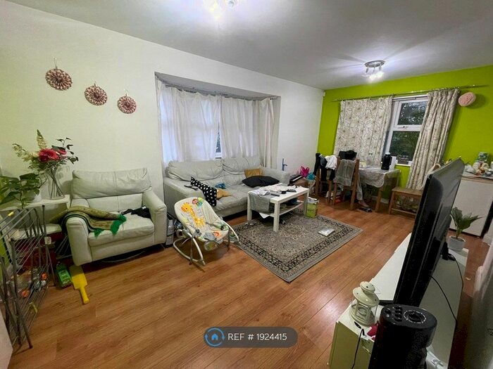 2 Bedroom Flat To Rent In Barking, Barking, IG11