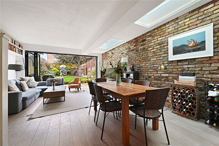 2 Bedroom Flat For Sale In Mortimer Road, London, NW10