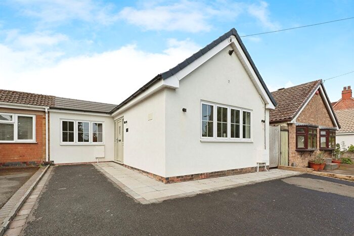 4 Bedroom Semi-Detached Bungalow For Sale In Balsall Street, Balsall Common, Coventry, CV7