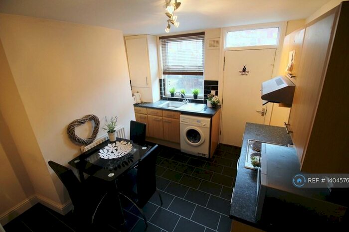 4 Bedroom Terraced House To Rent In Grimthorpe Street, Leeds, LS6