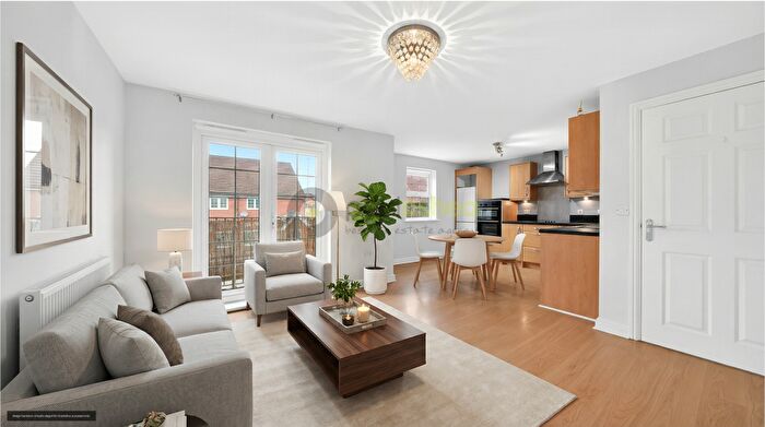 2 Bedroom Triplex For Sale In Beckett Road, Coulsdon, Surrey, CR5