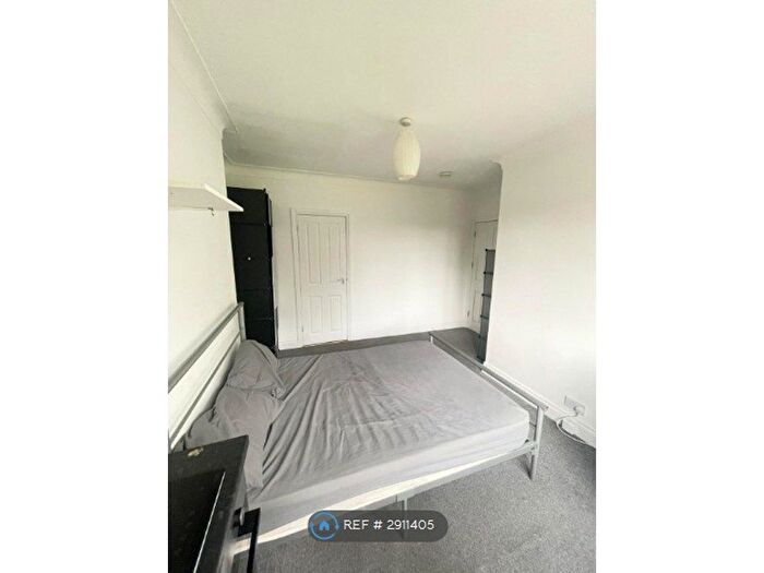 Studio To Rent In Lichfield Grove, London, N3
