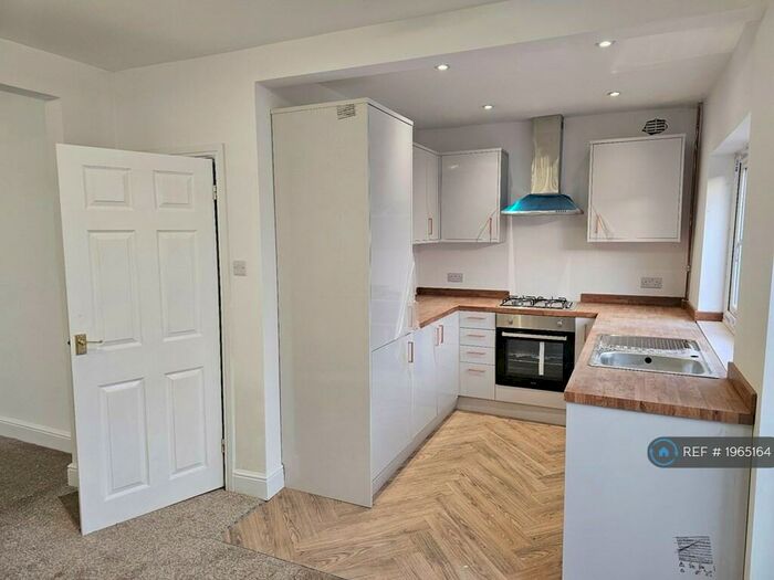 3 Bedroom Semi-Detached House To Rent In Wanlip Avenue, Birstall, Leicester, LE4