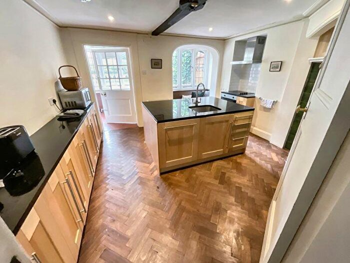 5 Bedroom House To Rent In Christchurch Town Centre, BH23