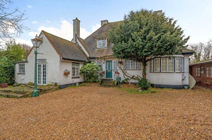 5 Bedroom Detached House For Sale In Chertsey Lane, Staines, TW18