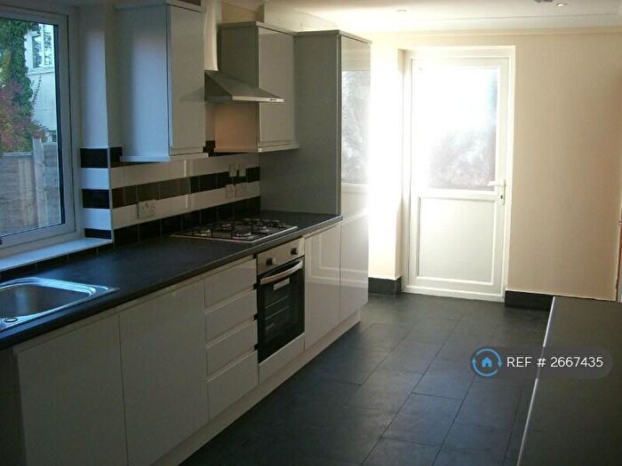 3 Bedroom Semi-Detached House To Rent In Whittlesea Road, Harrow, HA3