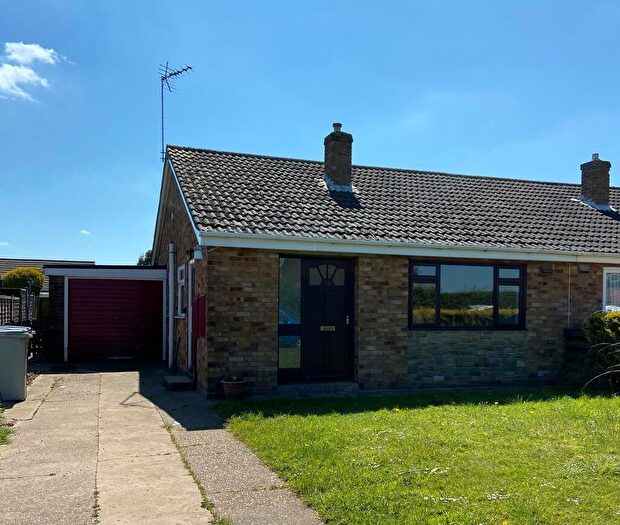 2 Bedroom Detached Bungalow To Rent In Staveley Road, Alford, LN13