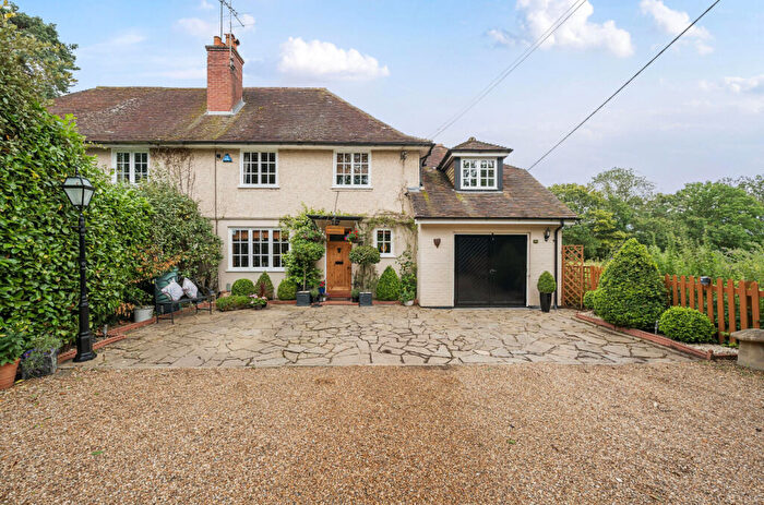 4 Bedroom Semi-Detached House For Sale In Forest Road, Wokingham, Berkshire, RG40