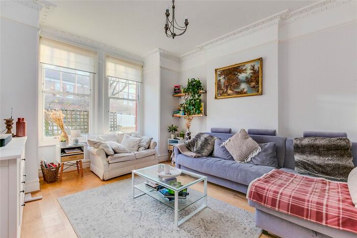 4 Bedroom Terraced House To Rent In Cheriton Square, London SW17