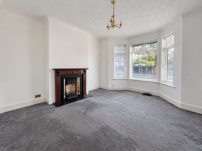 3 Bedroom House To Rent In Alexandra Road, South Woodford, E18
