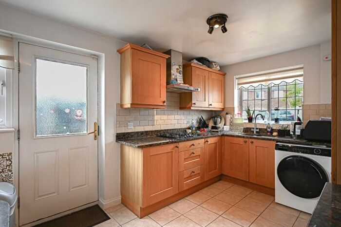 2 Bedroom Bungalow For Sale In Burton Road, Spalding, Lincolnshire, PE11