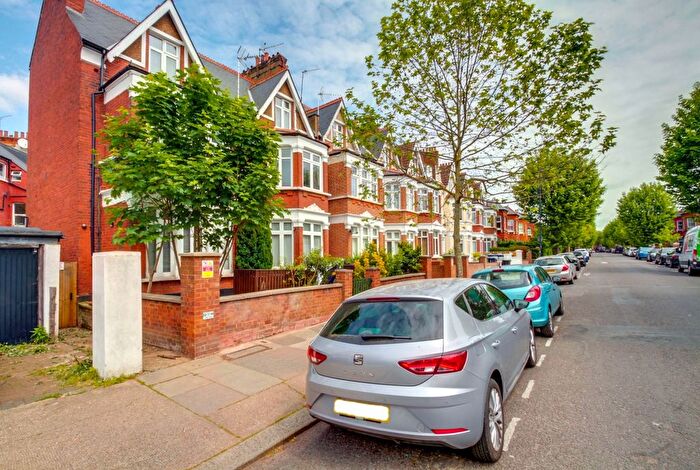 2 Bedroom Flat To Rent In Anson Road, Willesden Green, NW2