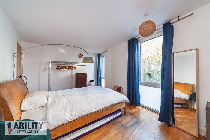 1 Bedroom Flat To Rent In Queensbridge Road, London, E2
