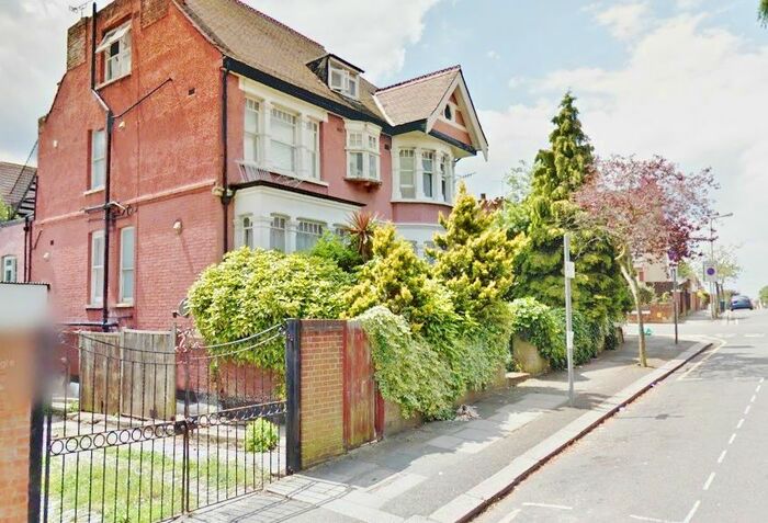 Studio To Rent In Audley Road, London, NW4