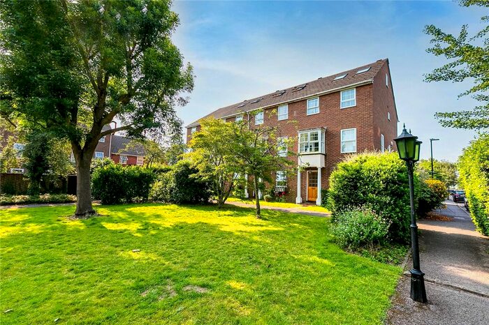 4 Bedroom Terraced House To Rent In Gainsborough Road, Richmond, TW9