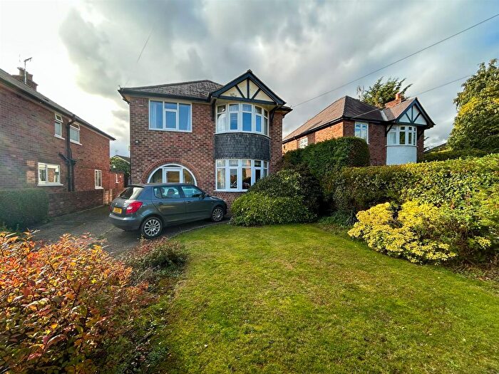 3 Bedroom Detached House For Sale In Mold Road, Cefn-Y-Bedd, Wrexham, LL12