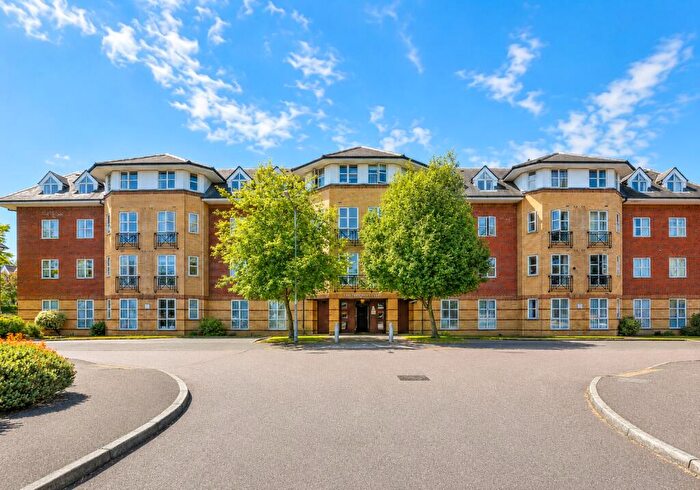 2 Bedroom Apartment To Rent In Dexter Close, St Albans, Herts, AL1