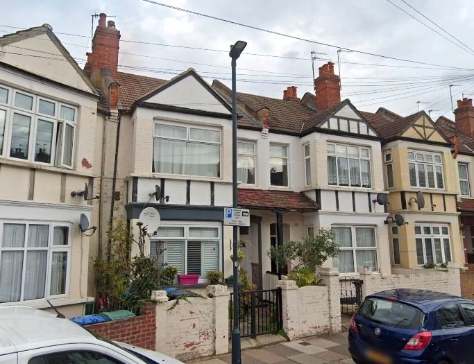 3 Bedroom Flat To Rent In London, NW10