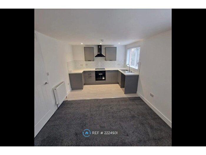 3 Bedroom Flat To Rent In Kinghorne Walk, Dundee, DD3