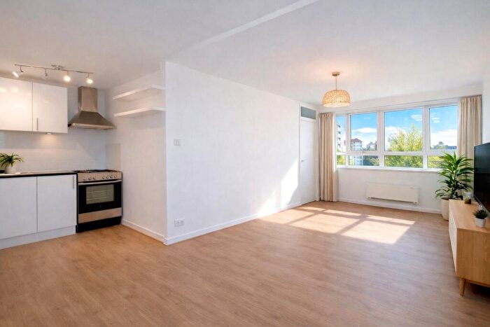 4 Bedroom Apartment For Sale In Bullen Street, London, SW11
